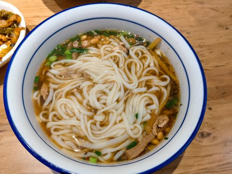 长沙粉面馆：一碗粉里的城市味道